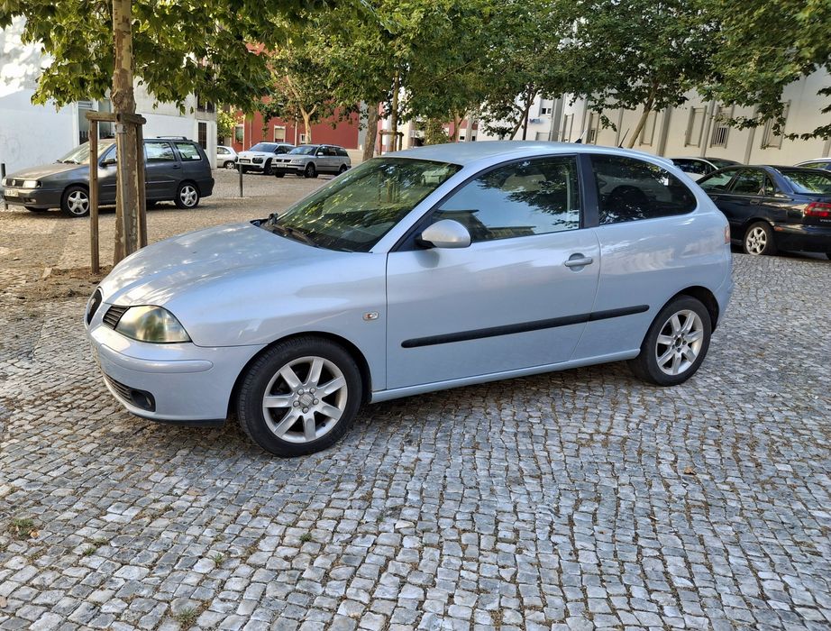 Seat Ibiza 1.2i 12v C/AC Nacional 06