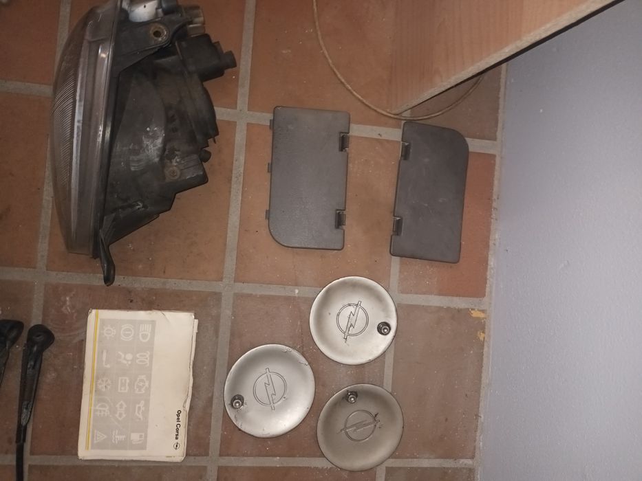 peças para Opel Corsa b 1.5 de 1994 a 1999
- grelhas pára-brisa