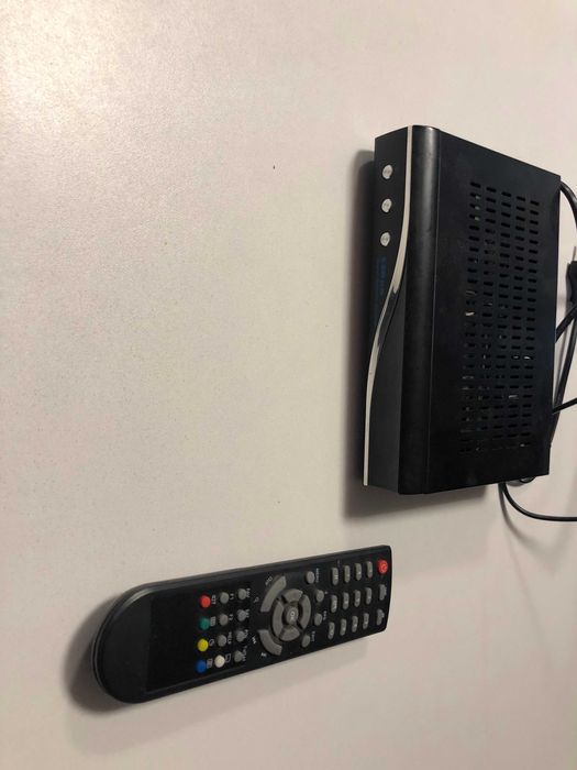 Спутниковый ресивер Qsat ST-08 , отличное состояние , продам ресивер