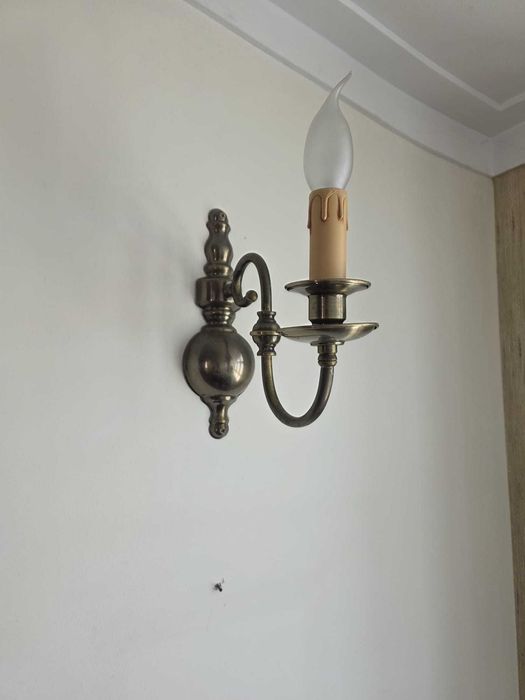 Candeeiros exteriores em bronze (3)  e dois interiores
