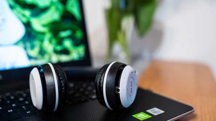 Słuchawki bezprzewodowe nauszne solidne BLUETOOTH MP3 białe na prezent