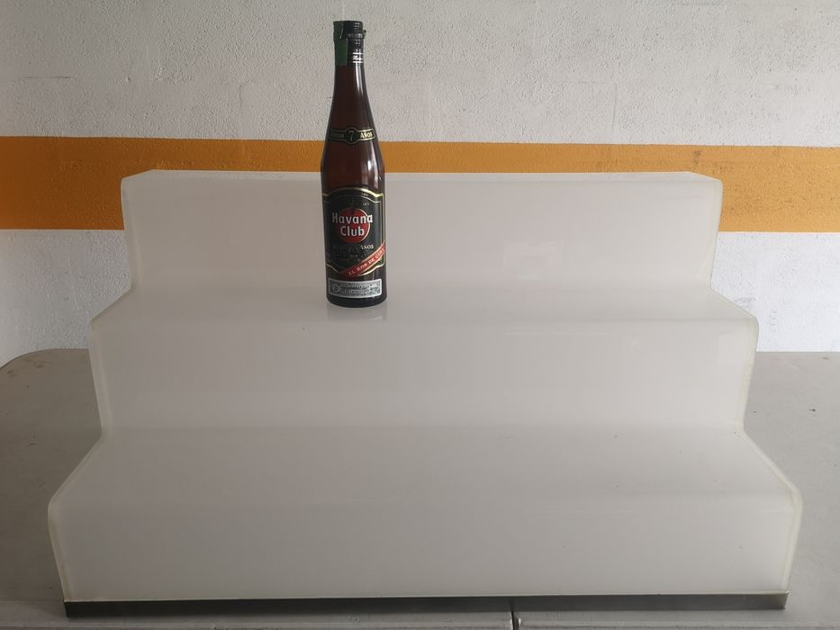 Garrafeira led em acrílico