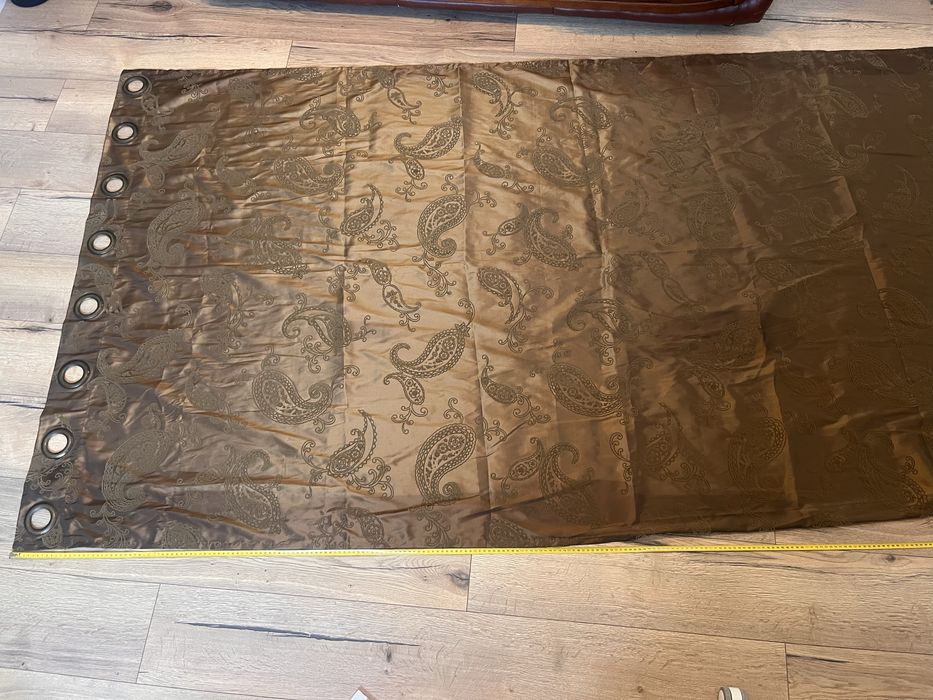 Cortinado Castanho Padrao Paisley Gato Preto