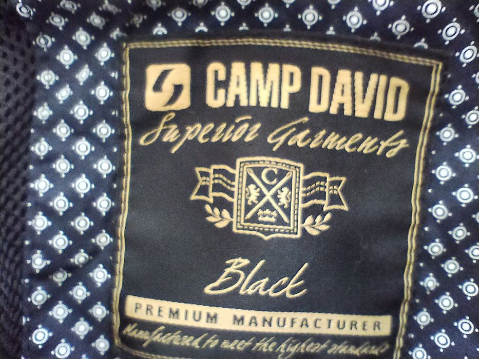 Kurtka Camp David z Cienkim Chowanym Chowanym Kapturem Lekko Ocieplana