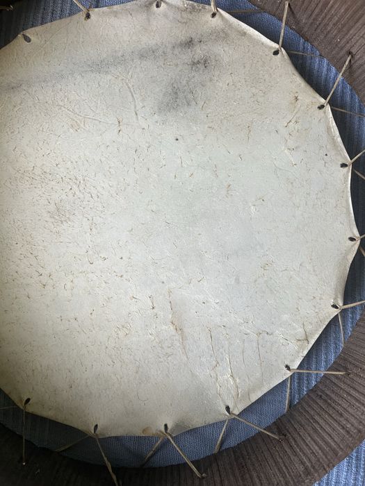 Bębenek z arabskim pismem