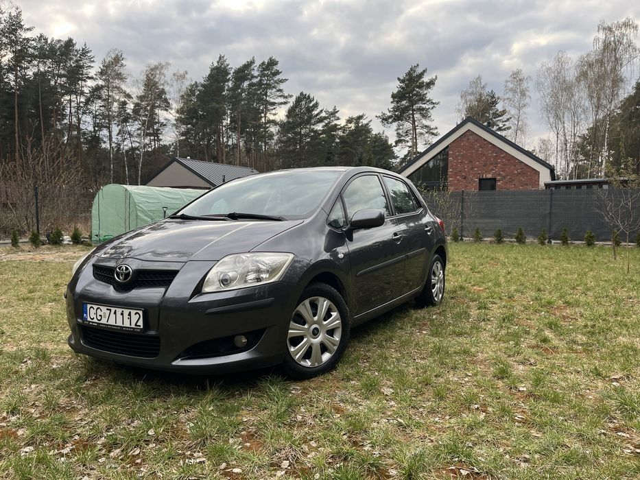 Toyota Auris  1.6 benzyna