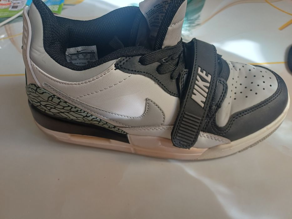 Кросівки Jordan Legacy 312 Low (37 розмір, 23.5 см)