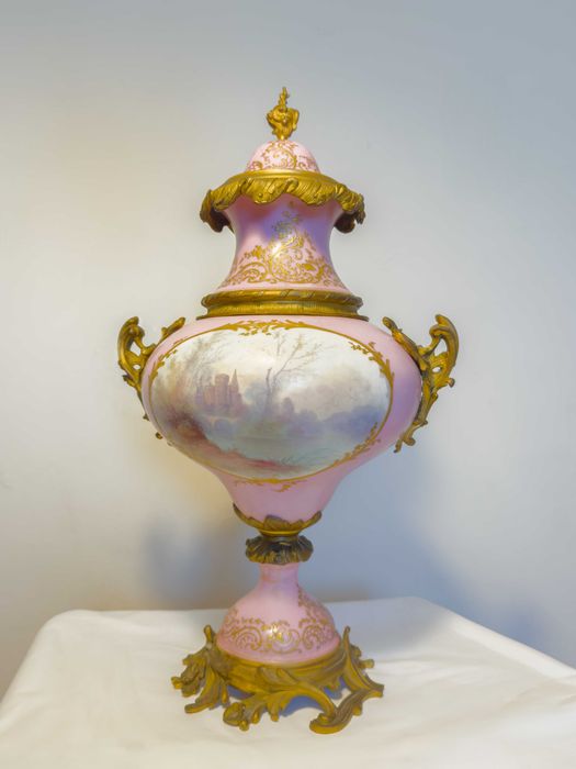 Vaso porcelana rosa Sevres Watteau Napoleão III | 1775