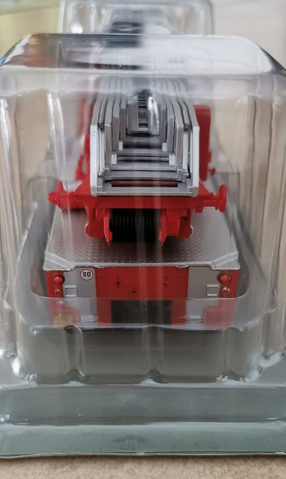 Tatra  813  8x8 AZ 44 straż pożarna Deagostini w skali 1 :43