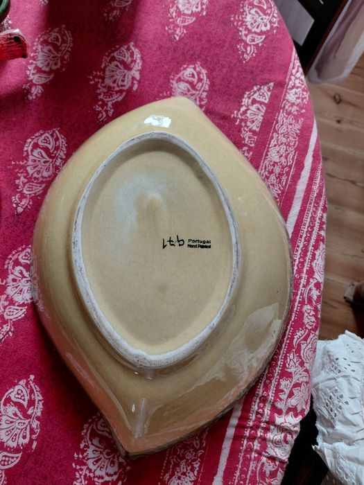 Travessa portuguesa pintada à mão