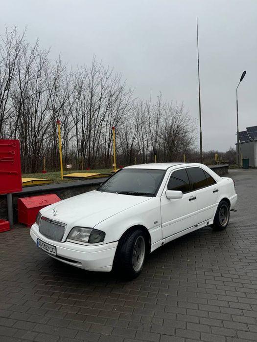 Мерседес C200 (2.0d)