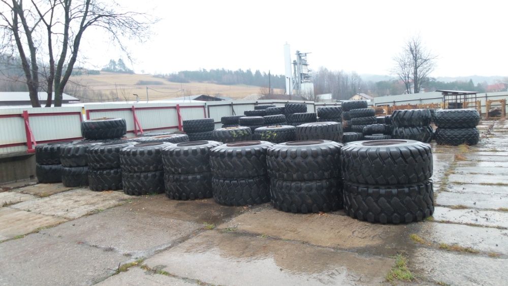 Koła do maszyn budowlanych i rolniczych. Ładowarki wozidła Cat Terex