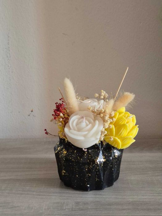 Vela artesanal com flores em taça azul | Feito à mão e únicas