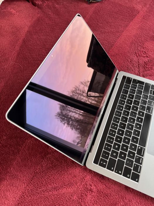 MacBook Pro 2019 16GB/256GB