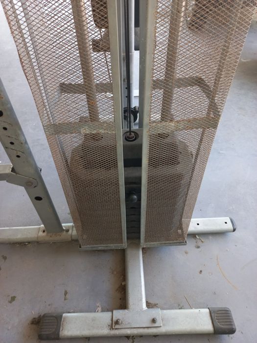 Maquina de musculação multifunções