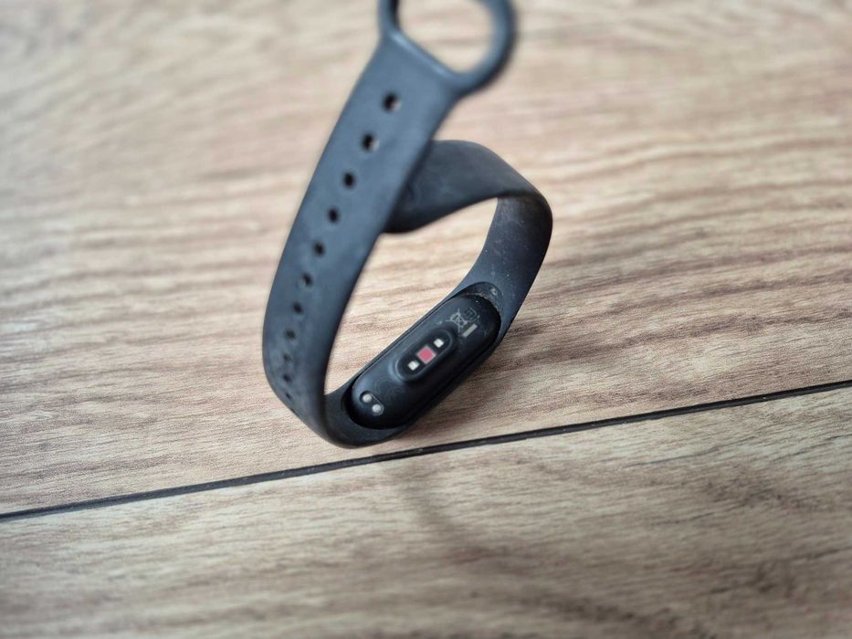 Opaska smartband Xiaomi Mi Band 4