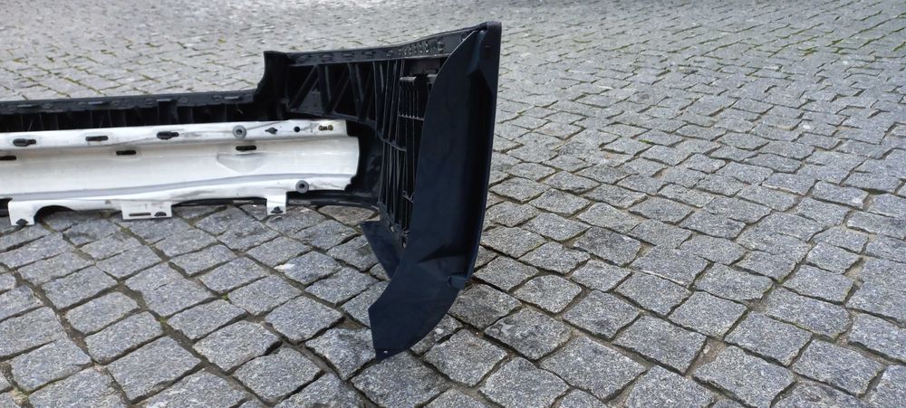 AUDI A4 B5 (8D)-NOVO Para-Choques Carrinha(1996 até 1999)NOVO ORIGINAL