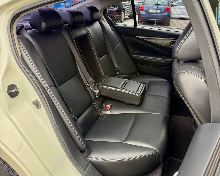 Infiniti Q50 AWD