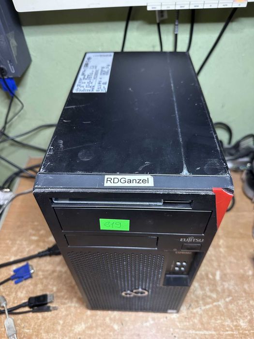Системник Fujitsu Esprimo Р558 , робочий (БЕЗ проца, памяті, харда)
