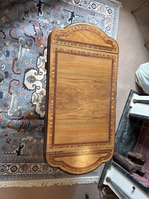 Mesa de apoio em madeira