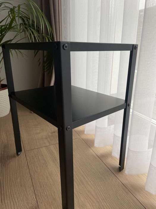 Stolik nocny metalowy czarny Ikea KNARREVIK