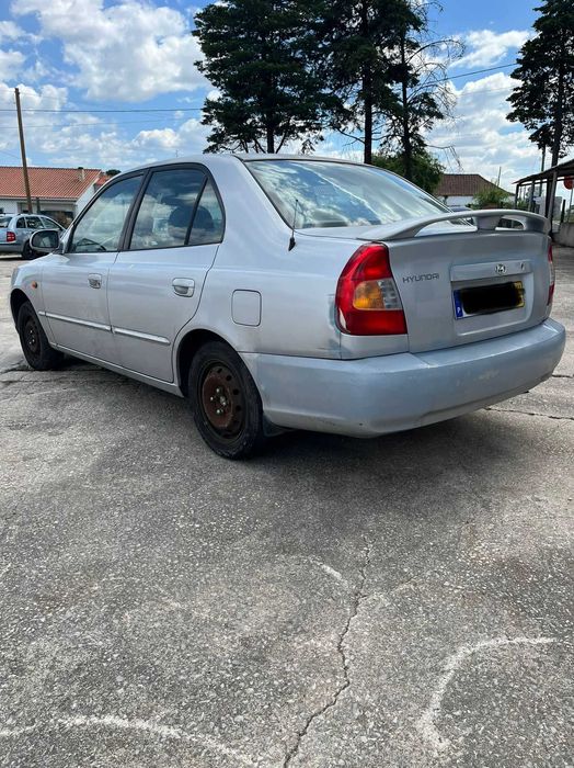 Hyundai Accent 1.3i de 2003 para peças