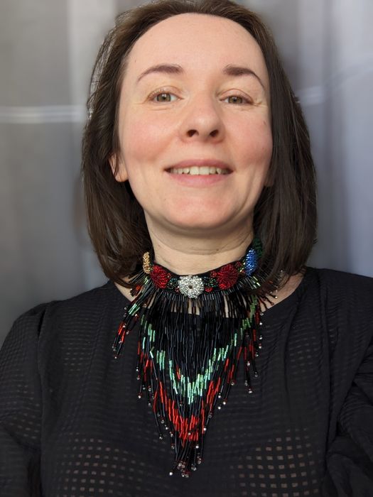 Борщівський язик. Чорний з чорними квітами в наявності. Інші під замов