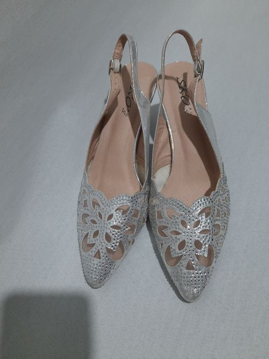 Срібні слінгбеки босоніжки на зручних підборах 7 см Sko's 40