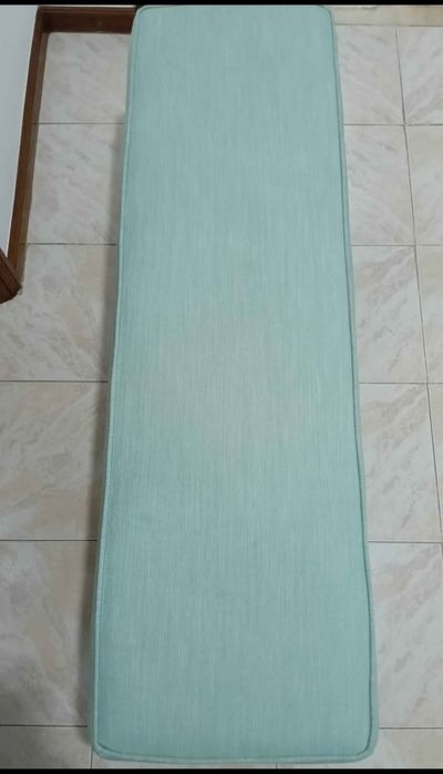 Banqueta verde água em tecido