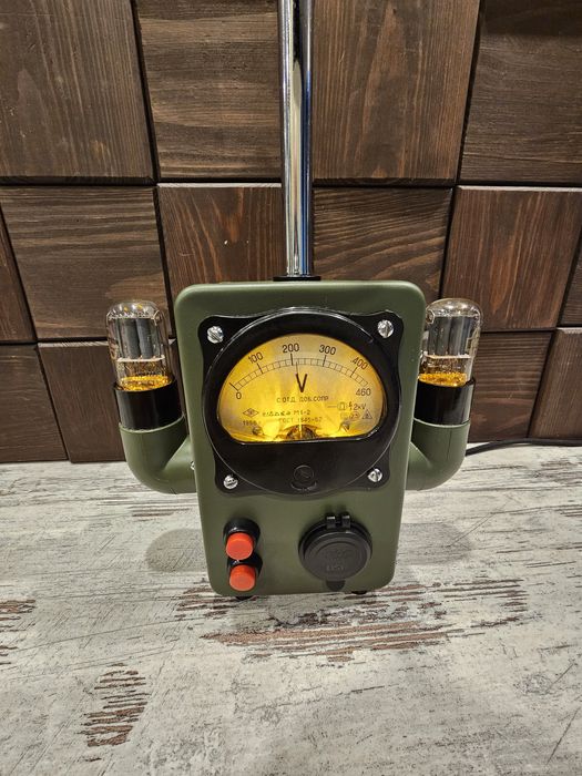 Настольная лампа - зарядное устройство лофт, индастриал. Эксклюзив.