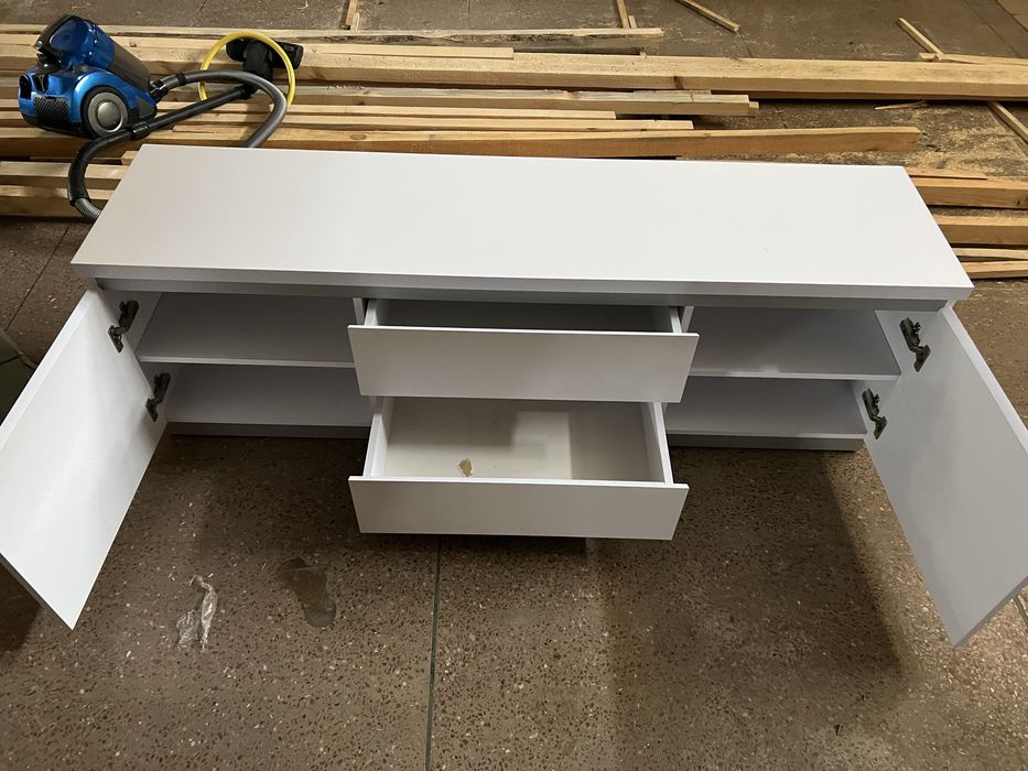 Тумба под телевизор комплект