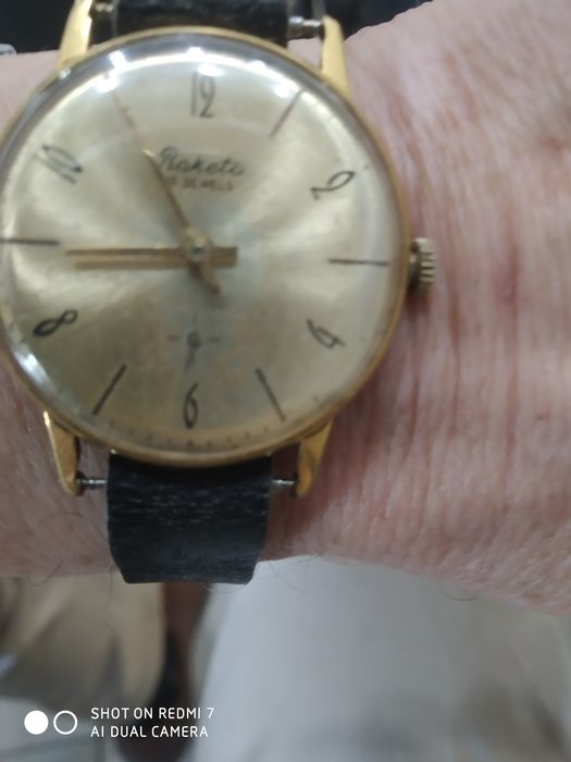 Часы Ракета с кожаным ремешком