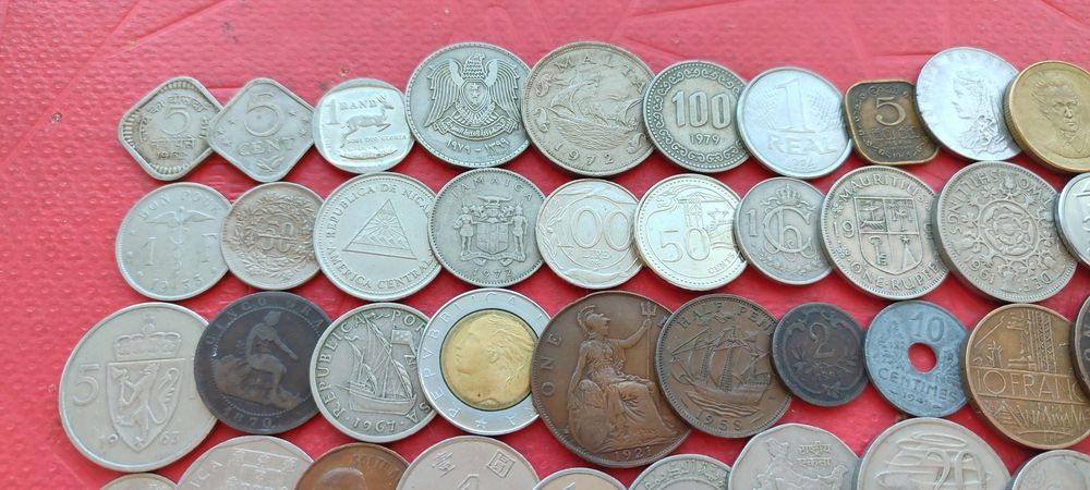 Набор цікавих монет світу, 50шт