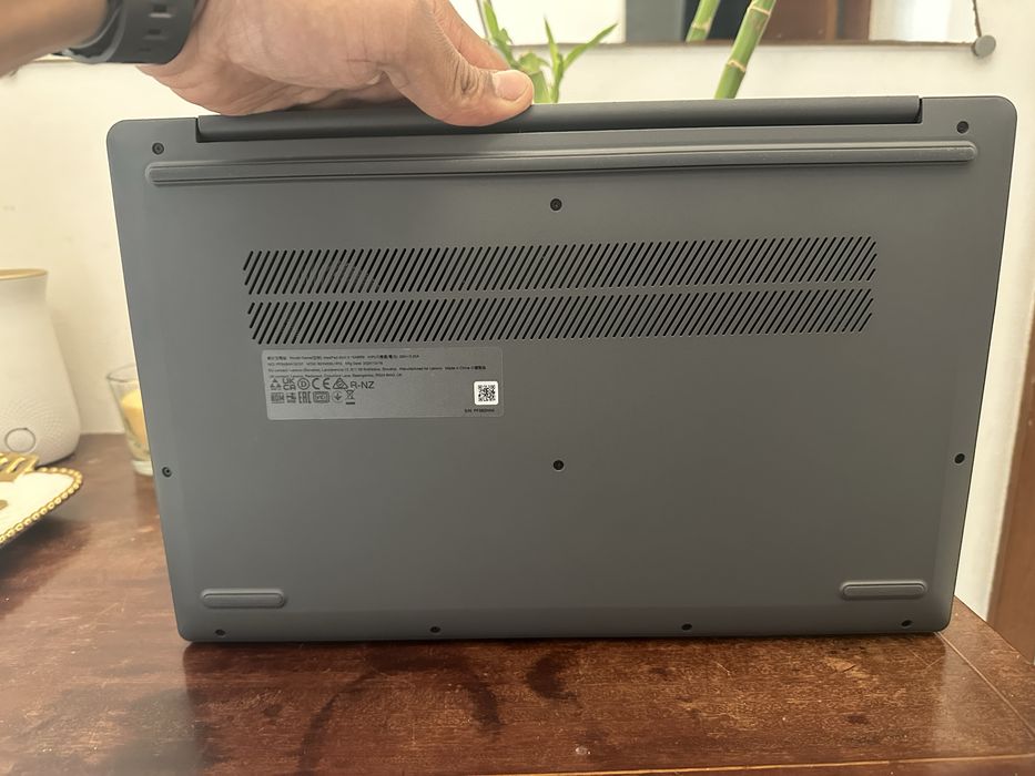 Lenovo IdeaPad Slim 3 15ABR8 | Ryzen 7 | 16GB RAM | SSD 1TB