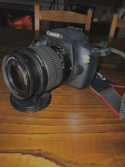 Canon 1200D + Lentes 18-55mm e 50mm, Carregador e Bolsa