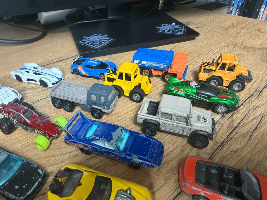 Samochodziki Hot Wheels Matchbox Maisto Majorette Siku