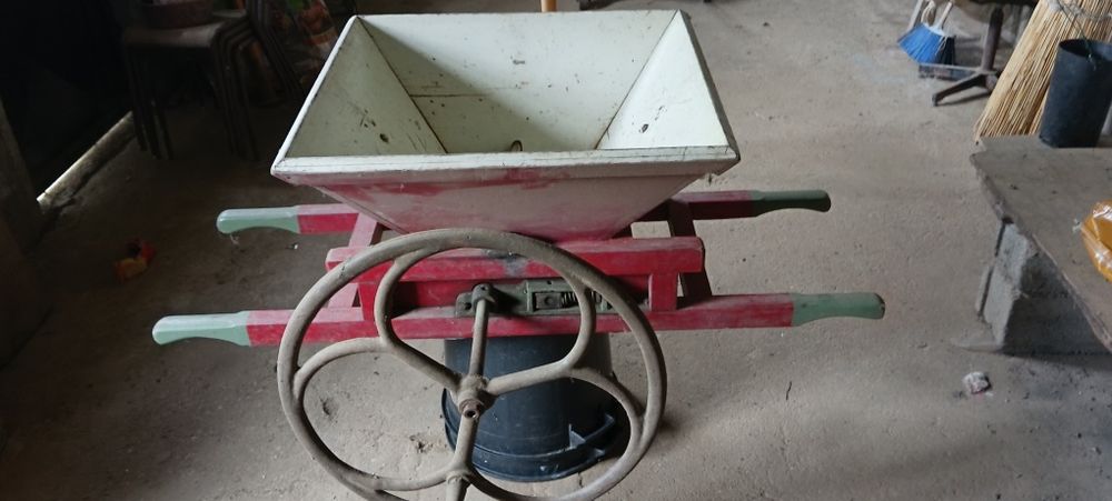 Prensa de uvas +relador