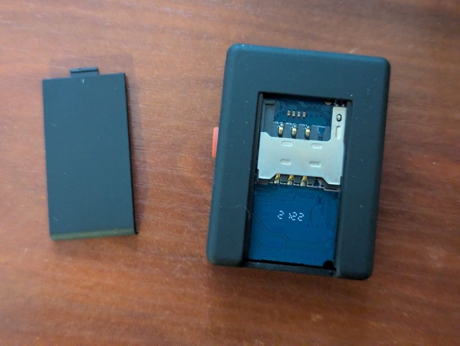 GSM/GPS трекер Mini A8 с функцией прослушки (сигнализация, маячок)