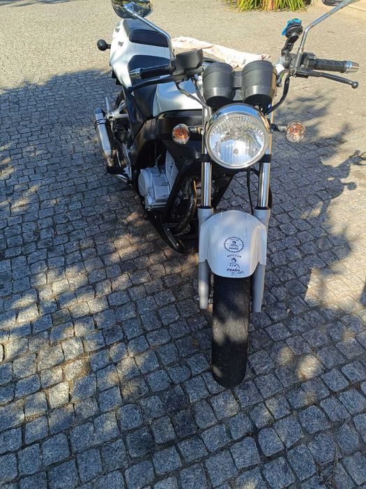 Mota 125  Daelim Roadwin