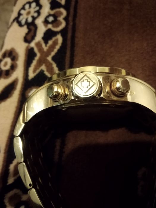 Продам часы  INVICTA оригинал .