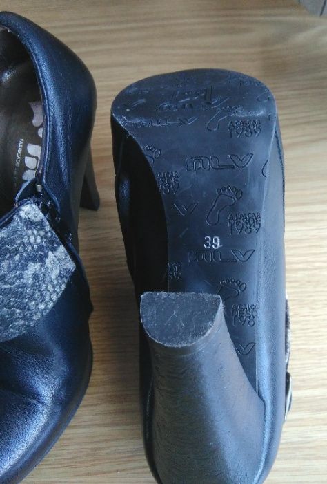 Bota / Botin preta/snake nº39