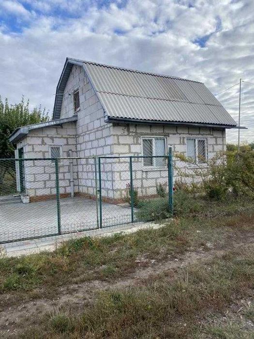 Продаю дачу в районі Світанку.