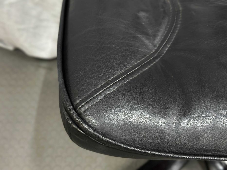 Чорний шкіряний пуф-підніжка/отаманка/шкіряні меблі/пуфи з Європи