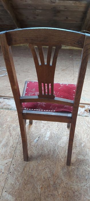 Krzesło dębowe z rzeźbą