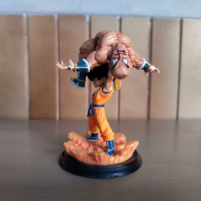Boneco Figura Son Goku e Nappa Dragon Ball