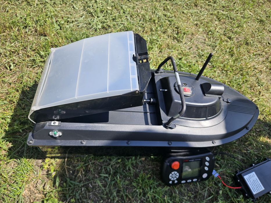 Łódka zanętowa JABO-2AG GPS 12h pływania