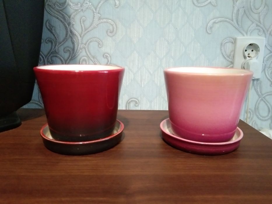 Продам різнокольорові керамічні горщики для квітів