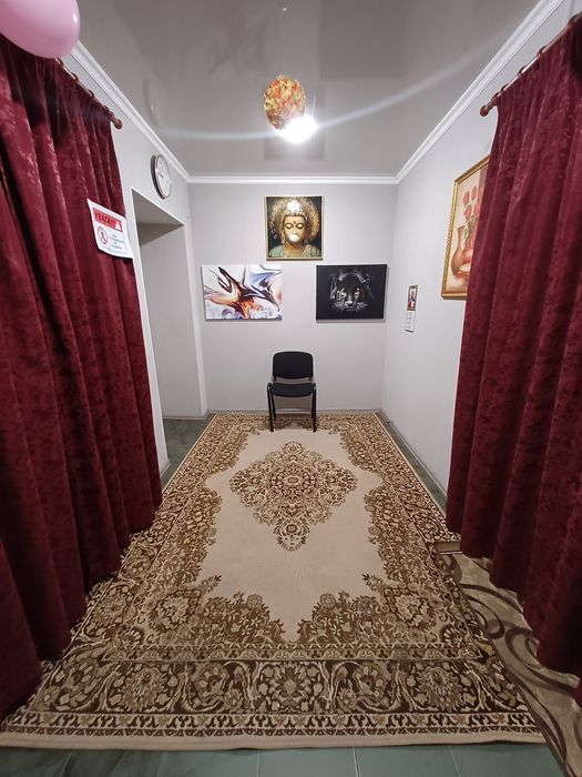 Здаю Кімнату для Суб-Оренди  під Манікюр Педикюр Массажу Бровіста Вій