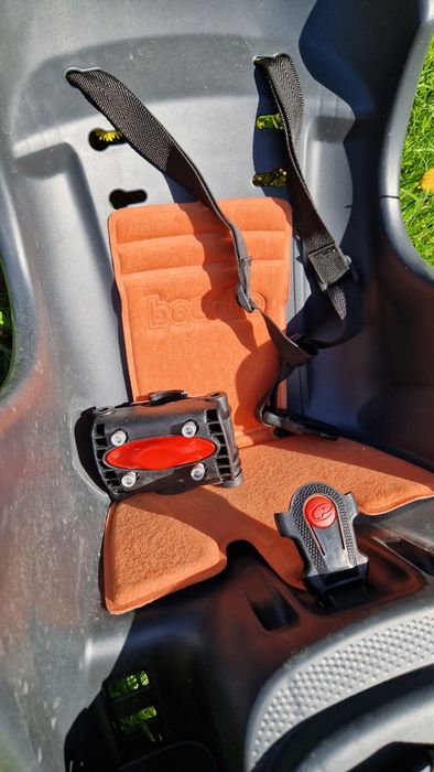 Fotelik rowerowy Boodie z bazą zapięciem