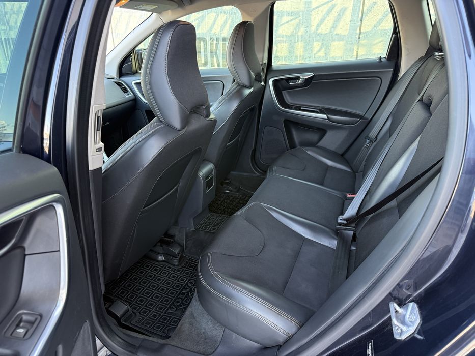 Volvo XC60 2016 VIN YV440MDJ0H2074558 фото оголошення 11 з 23